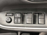 パワーウィンドは今や当たり前の機能ですが、無いと困る機能です。運転席からの操作で、全席の窓を振るオープンにしたり、フルクローズが可能です。