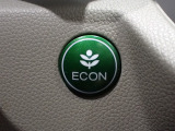エンジン、エアコンなどを制御し低燃費な『ECONモード』に、また走りを楽しみたいとき、空調など快適性を重視したいときにはスイッチOFFで通常モードに切り替えができます!