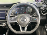 【純正革巻きステアリング】上質な革を使用することで、手にしっかり馴染みとても運転しやすいハンドルです♪