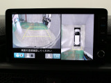【マルチビューカメラシステム】車両の前後,左右4つのカメラで映した周囲の映像をナビゲーション画面に表示します♪停めにくい駐車場や狭い道路でもドライバーの死角を減らすことで運転をサポート!