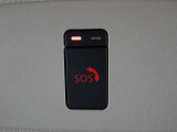 SOSコール(ヘルプネット)★急病や危険を感じた時は、SOSコールスイッチを押します。事故発生時は、エアバッグ展開と連動し自動通報。専門のオペレーターが警察や消防への連絡をサポート※別途申し込みが必要です。