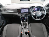 シンプルなデザインと一目でわかるスイッチの配置はPeoples Car=みんなの車という考えの現れです。各スイッチにはバックライトもついており、夜間でも安全に操作して頂けます。
