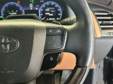 前方の車との車間を設定し、スピードを上げたり緩めたりを自動で行ってくれる追尾式の「レーダークルーズ」。上級装備の一つです!高級車にしかつかない嬉しい機能です。