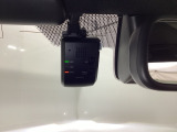ドライブレコーダーを装備しており、走行中の映像をしっかり記録します。万が一の際の状況確認に役立つ安心装備です。