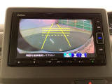 バックモニター付きで、車庫入れやバック時の後方確認をサポート。