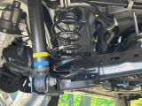 お車を安心してお乗りいただく為には、足回りの定期点検が欠かせません。サービスサポート(有償保証)では無料点検もご提供しており、安心のカーライフをお過ごしいただけるサポート体制が整っています。