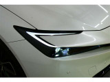 LEDヘッドライトです。デザイン性がよくとても明るいので、夜間の走行や悪天候でも安心です。しかも長寿命!