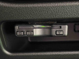 ETCカードを挿入することで高速道路を利用する際の支払いがキャッシュレスになったり、ETCスマートインターチェンジが利用できたり、とても便利なアイテムです!保証は修理保証のみとなります。