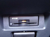 音声案内タイプETC2.0装備☆ビルトインタイプのETCですので、インテリアの邪魔をしません!ETCがあれば、キャッシュレスで料金所をノンストップで通過できます。