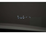 ヘッドアップディスプレイ。フロントガラス部分に運転速度やカーナビゲーションなどの情報を映しだします。