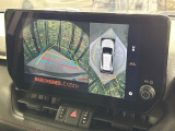 【パノラミックビューモニター】専用のカメラにより、上から見下ろしたような視点で360度クルマの周囲を確認することができます☆死角部分も確認しやすく、狭い場所での切り返しや駐車もスムーズに行えます。