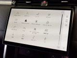 新インフォテイメントシステム「Pivi Pro」に搭載される3Dサラウンドカメラシステム。車輌AIにより車輌を含む周囲の映像を立体的に表示。よりスムーズな駐車や発進が可能となります。