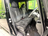 運転席シート廻りは使用感も少なく、良好な状態となっています。丁寧に使われていたことがよくわかりますね。