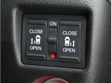 ◆両側電動スライドドア◆狭い駐車場でも乗り降りが楽々♪お子様が隣の車にドアを当ててしまう心配もございません!小さなお子様連れの方もこれで安心。