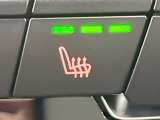 ●フロントシートヒーティング:運転席・助手席共に三段階で調節が可能なシートヒーターを装備しております。季節を問わず快適にご使用いただけます。