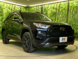 高透明度のガラス皮膜で撥水はもちろん、上質なツヤ・光沢を実現。紫外線や酸性雨から大切な愛車を保護し、色あせ・劣化を防止。「弾スプラッシュコート」、「弾プリミッサコート」からお選びいただけます。