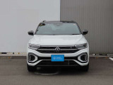 LEDマトリクスヘッドライト「IQ.LIGHT」を装備。フロントカメラで対向車や先行車を検知してLEDを個別で自在に点灯消灯の制御をし、最適な配光を可能にしたヘッドライトシステムでございます