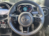 アクティブクルーズコントロール付き!前車との車間調整を自動で行ってくれるので、ロングドライブも楽楽です。