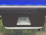 【ホンダセンシング】走行中に前方の車両等を認識し、衝突しそうな時は警報とブレーキで衝突回避と被害軽減をアシスト。より安全にドライブをお楽しみいただけます。