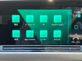 純正インフォテイメントシステム「ディスカバープロ」。大型ディスプレイと高い操作性に加え、ワイヤレスApp-Connect対応でスマートフォン連携もスムーズ。ナビや各種機能を快適に操作できます。