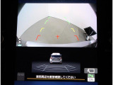 後方確認に便利なバックカメラ装備!!狭い駐車場や後方が確認しづらい場所に駐車するときや、車を切り返す時に安心の装備です!!