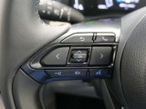 ステアリングスイッチ付き。前方から目を離すことなく操作することが可能です