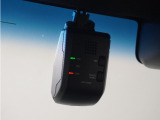 ◆ドライブレコーダー◆映像・音声などを記録する自動車用の装置です。 もしもの事故の際の記録はもちろん、旅行の際の思い出としてドライブの映像を楽しむことができます。