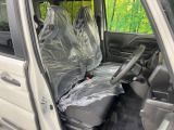運転席シート廻りは使用感も少なく、良好な状態となっています。丁寧に使われていたことがよくわかりますね。