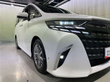 フォグランプ装着車です。暗い夜道の車両前方を明るく照らします