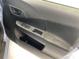 【パワーウインドウ】運転席のスイッチで、各席の窓ガラスの開閉ができます!あると便利ですよね!