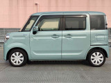 アルミホイールで全体的にデザインがまとまっています。車も人も、オシャレはまずは足元からですね。