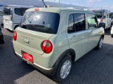 お花がイメージされた可愛らしいホイールキャップです☆タイヤ溝もまだまだたくさん残ってますので可愛いラパンとお出かけを楽しめますよ☆