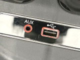 ●USB・AUX接続:お手持ちのミュージックプレーヤーを接続し、車内でお気に入りの音楽を気軽に楽しむことができます♪