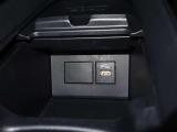 USBポートがついております!あるとうれしい装備ですよね♪
