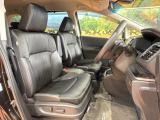 運転席シート廻りは使用感も少なく、良好な状態となっています。丁寧に使われていたことがよくわかりますね。