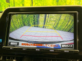 【バックカメラ】駐車時に後方がリアルタイム映像で確認できます。大型商業施設や立体駐車場での駐車時や、夜間のバック時に大活躍!運転スキルに関わらず、今や必須となった装備のひとつです!