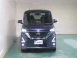 明度の高いLEDヘッドライトで、夜間の運転も安心です。