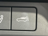 【パワーバックドア】スマートキーや運転席のボタンを押すだけでリアゲートが自動で開閉します!荷物を持っている時や、高い位置にあるバックドアを閉める際に便利な機能です♪