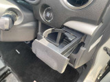 運転席ドリンクホルダーです。