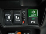 ◆両側電動スライドドア◆狭い駐車場でも乗り降りが楽々♪お子様が隣の車にドアを当ててしまう心配もございません!小さなお子様連れの方もこれで安心。