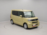 カップホルダーは運転席や助手席からちょうど手の届く位置です!!