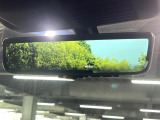 【デジタルルームミラー】後席の大きな荷物や同乗者で後方が確認しづらい時でも安心!カメラが撮影した車両後方の映像をルームミラー内に表示。クリアな視界で状況の確認が可能です!