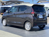 車線逸脱警報、車両が車線をはみ出す可能性がある場合に警報音と警告表示でドライバーに知らせてくれます。