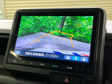 【バックカメラ】駐車時に後方がリアルタイム映像で確認できます。大型商業施設や立体駐車場での駐車時や、夜間のバック時に大活躍!運転スキルに関わらず、今や必須となった装備のひとつです!