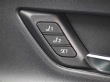 2名分のシートの最適ポジションを記憶・再現できるマイコンプリセットドライビングポジションシステムが装備されています。
