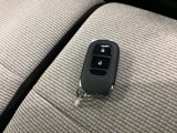 スマートキーは荷物を持っている時でも、キーを取り出さずドアの施錠・開錠ができます。