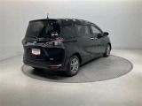 走りにこだわりながら収納力も持ち合わせたお車です。荷物を載せて軽快なドライブを楽しめますよ♪
