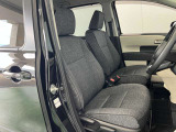 車を運転する際には運転席の存在は欠かせません。しっかりとチェックしたいポイントですね。