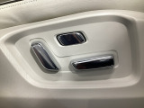 パワーシートを装備!体格や好みに応じたポジションをスムーズに調整できます。