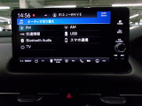 センターパネルにスッキリと収まった純正オーディオです。お気に入りの音楽・ラジオを聴きながら楽しいドライブをお楽しみくださいね。